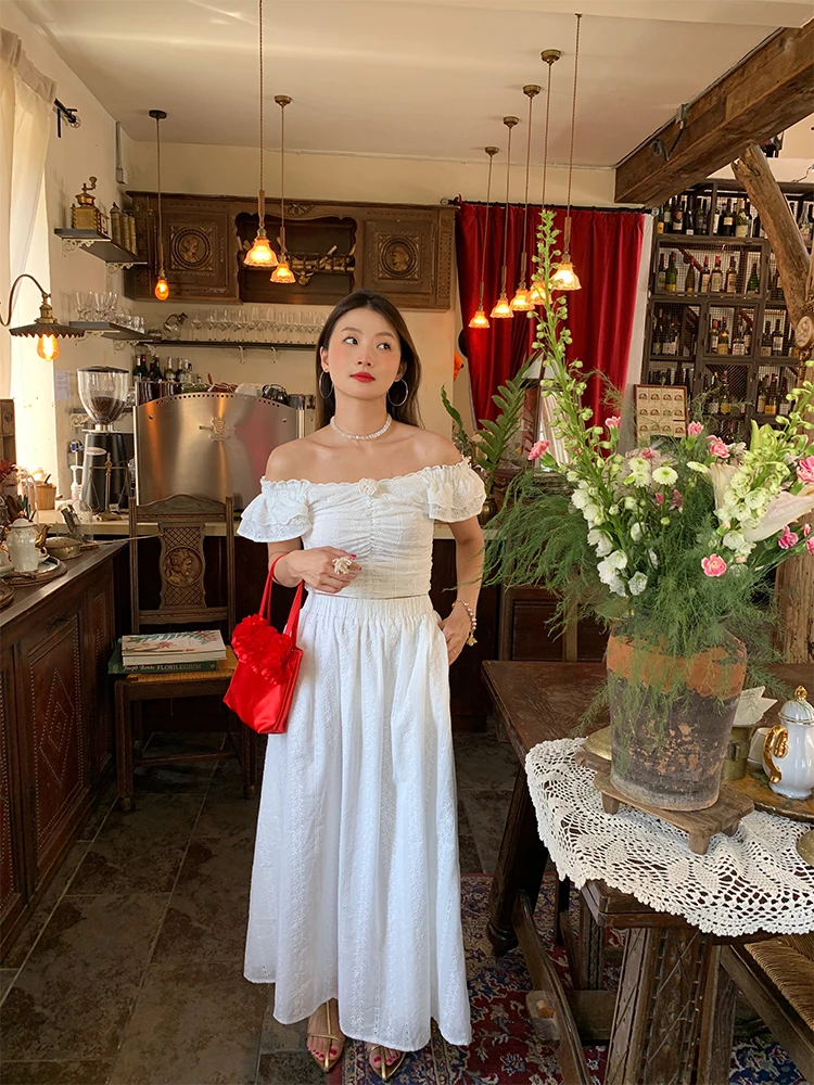

Faionable White One-oulder Two-Piece Set Small Size Skirt Ensemble Cotton ort Sve Overhead for Women 25-35 Years Old