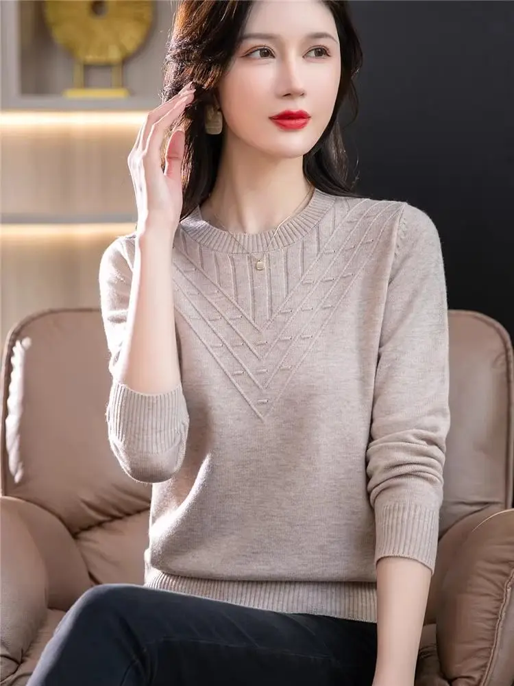 Women's Knitted Shirt Autumn Winter New Fashion Mom's Wear Long Sleeve Loose Large Size Slim Sweater Low Round Neck Sweaters