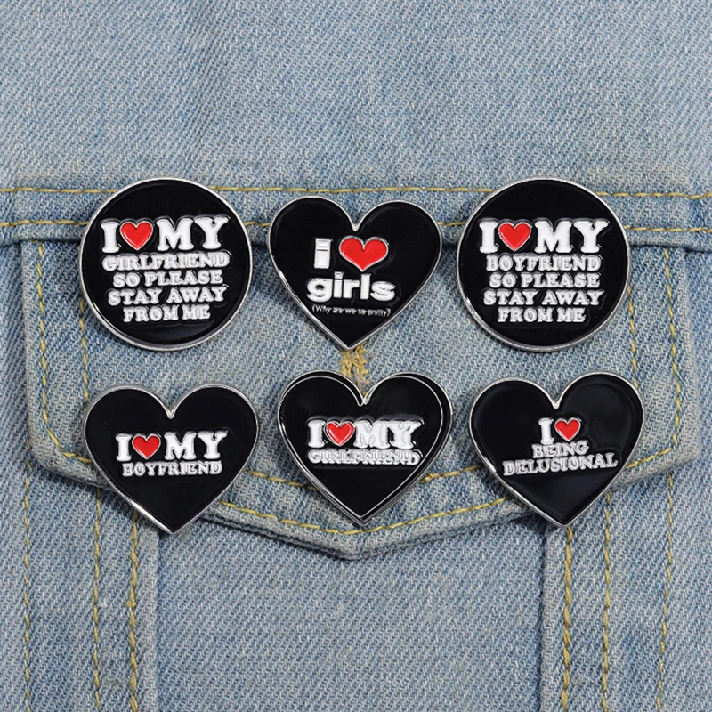 Eu amo meninas alfinetes de esmalte broches personalizados eu amo namorado lapela emblemas coração preto punk jóias presente para amantes amigos