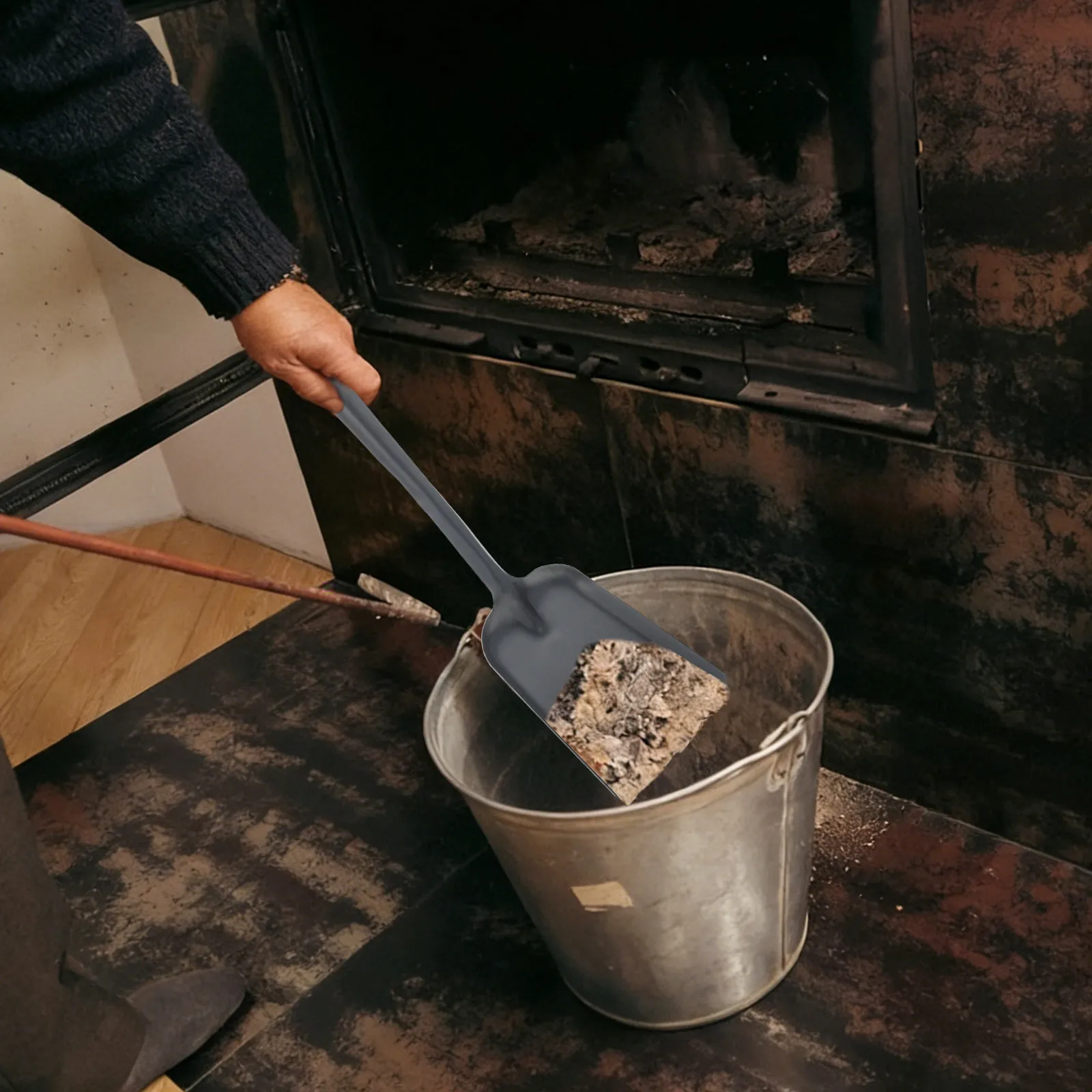 

Лопатка для угля и золы для камина, прочная железная конструкция с удлиненной деревянной ручкой для легкой очистки печи и угля в помещении дома