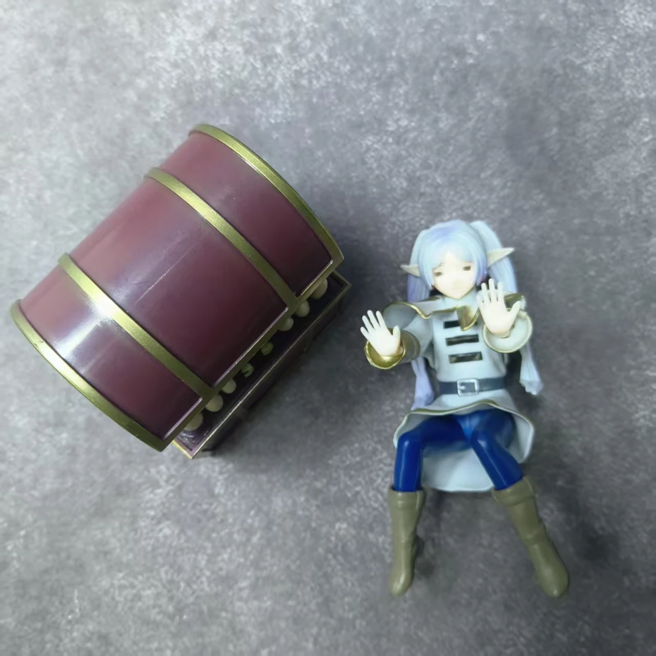 ฟิกเกอร์การ์ตูนอนิเมะ ฟรีเรน ตู้สมบัติ แอคชั่นฟิกเกอร์ ของสะสม ตกแต่งโต๊ะทำงาน ของเล่นโมเดลพีวีซี ของขวัญ