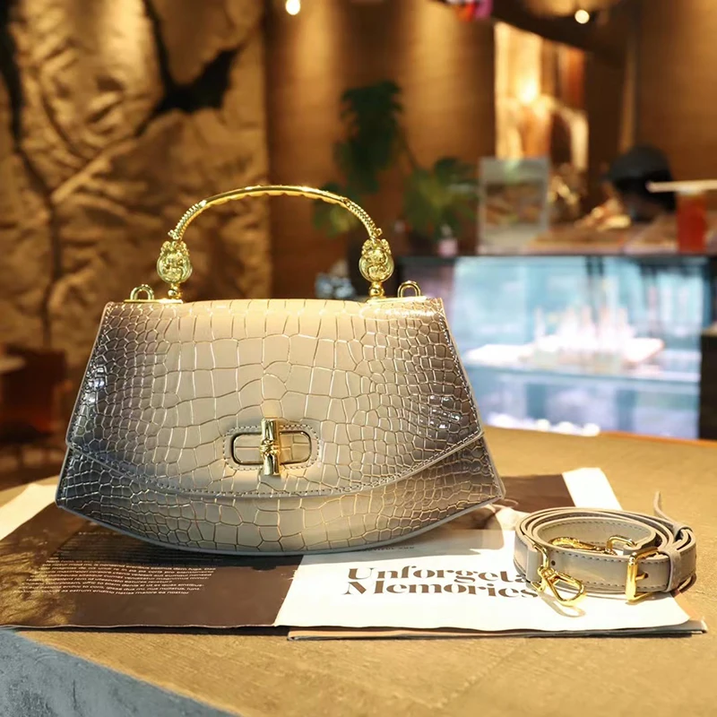 Luxury Fashion Genuine Leather Women\'s Handbags 2024 New Crocodile Pattern Shoulder Messenger Bag Small Portable Saddle Bags