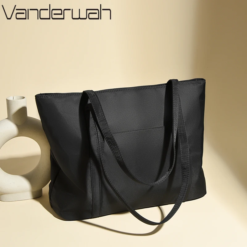 حقائب كتف فاخرة بلون سادة غير رسمية من النايلون عالي الجودة للنساء حقائب كبيرة بمقبض علوي حقائب يد للتنقل #1