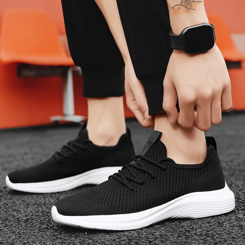 Zapatillas de correr para hombre, parejas, nuevas zapatillas ligeras de primavera, suela suave antideslizante, calzado deportivo informal transpirable que absorbe los golpes