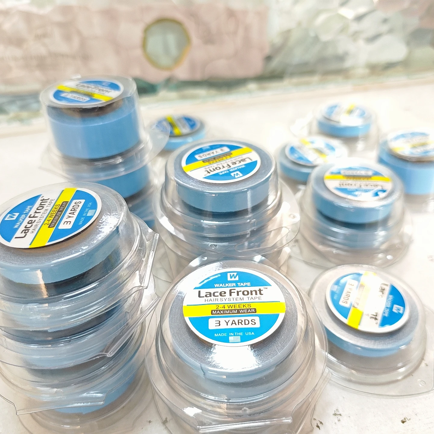 

Hair System Tape with box Longth3yards Width0.32/0.39/0.47/0.79in Lace Front Wig Tape For Hair Extensions Double-Sided Adhesives