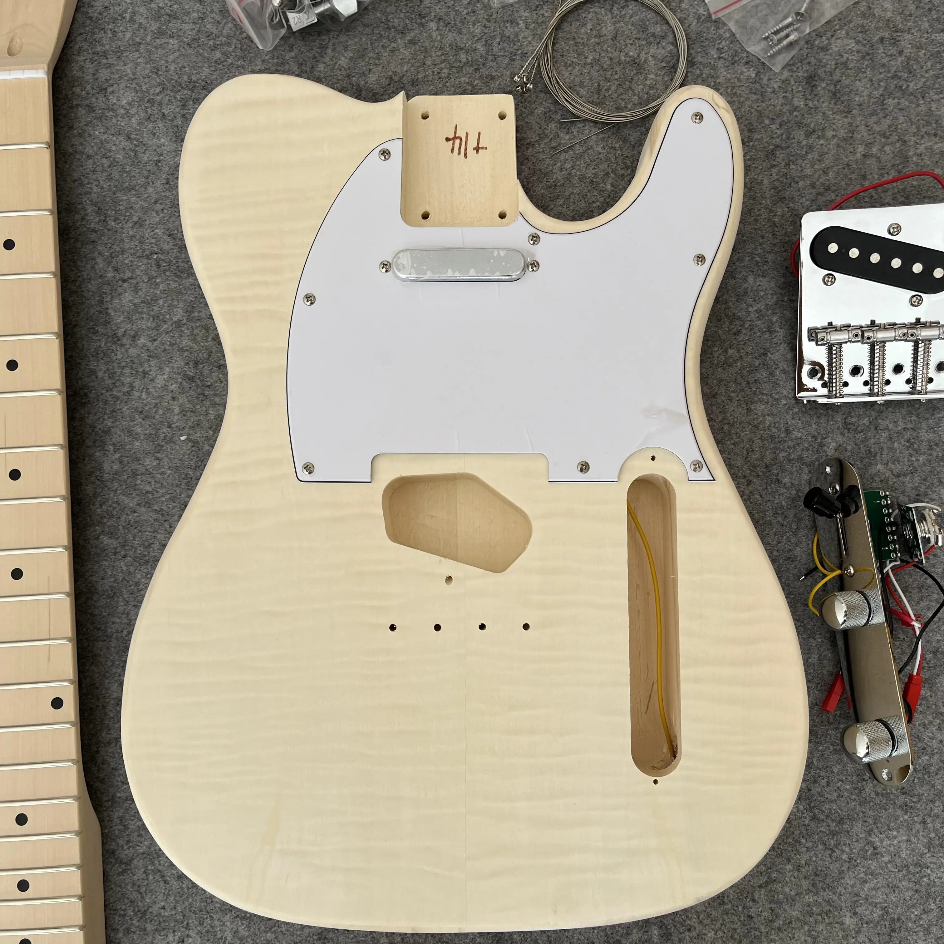 Unfinished TL Electric Guitar Kit with Tiger Stripe DIY Basswood Body Maple Fingerboard Guitarra