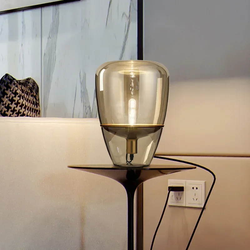 Nordic Glass Lampshade Table Lamp Modern Creative Desk Lamp for Bedroom Living Room Office Decor Bedside Lighting Design Lamp
