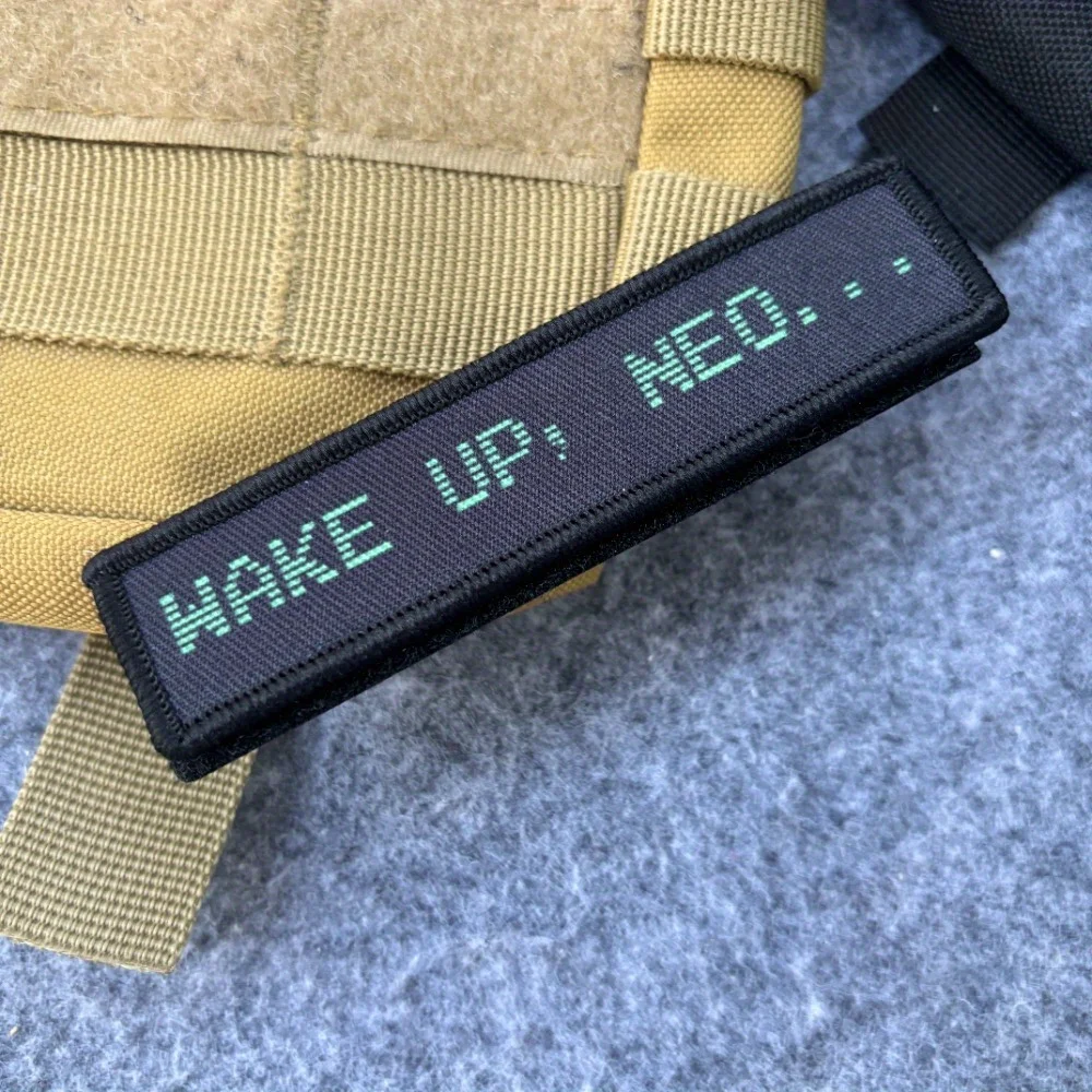 Wake Up Neo Moral Taktischer Aufnäher, bedrucktes Klett-Emblem, Militärabzeichen, Kampfarmband, Rucksack-Aufkleber – Detail 2