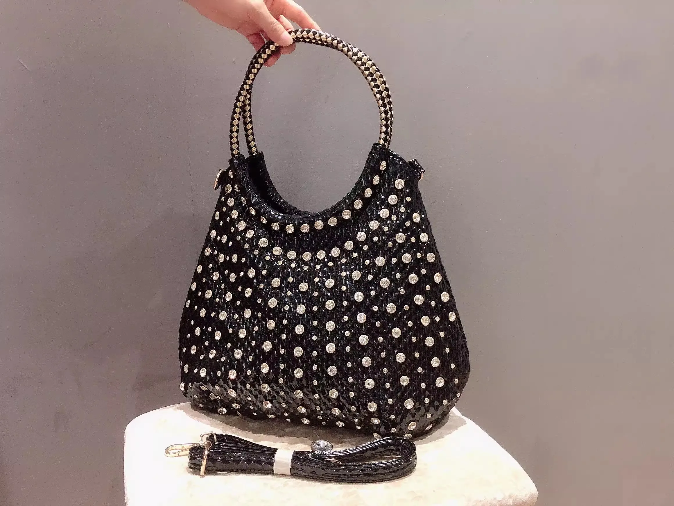 

High Quality Textured Leather Fashion Bucket Bag Women's Handbag Large Capacity Tote Bag Glitter Diamonds Shoulder Messenger Bag