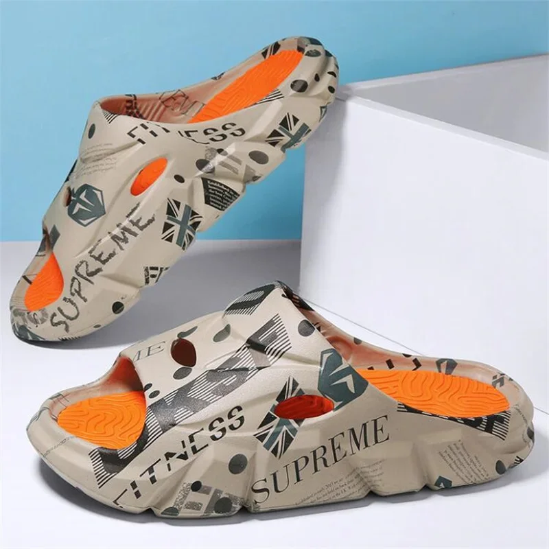 2024 New Summer House Men Slippers Women Flip Flops Thick Slides Fashion Printed Couples Platform Shoes Outdoor Sandals