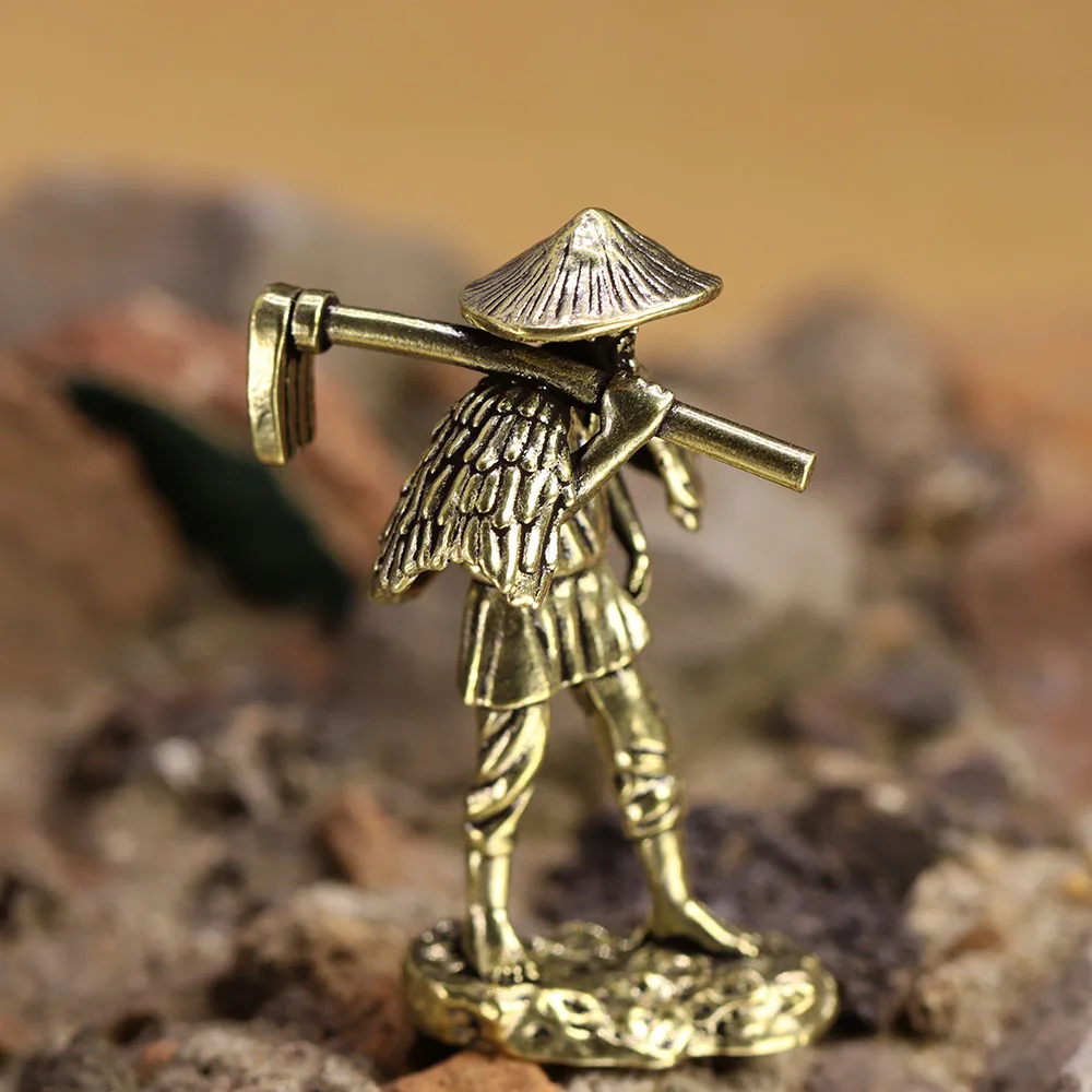 Solid Brass Raincoat Farmer Small Statue Vintage Characters Miniatures Figurines Desktop Decorations Crafts Home Decors Ornament