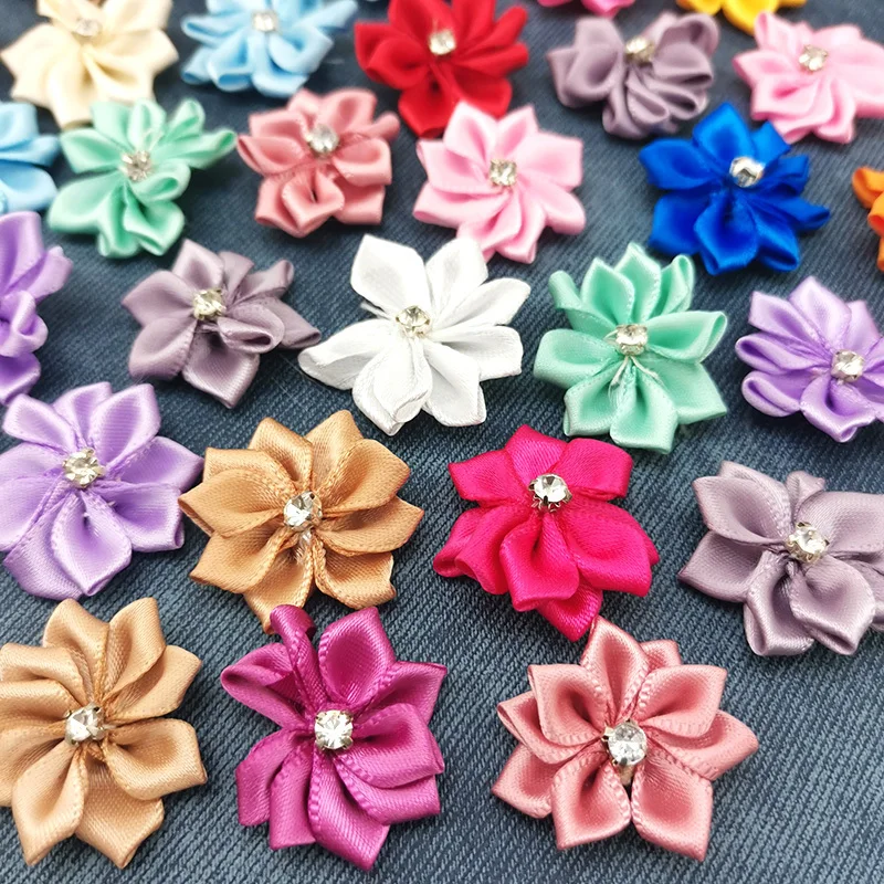(50 sztuk/paczka) 25mm inkrustowane cyrkonie małe ręcznie robione DIY satynowa wstążka kwiaty głowa udekoruj ubrania, aby zrobić zaproszenia ślubne