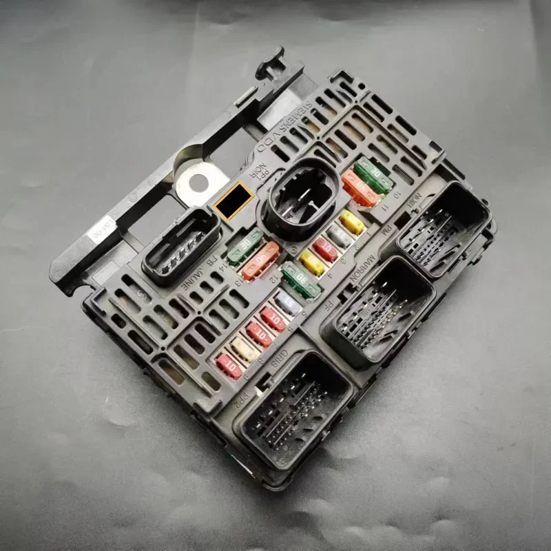 Used Genuine Bonnet Fuse Box Unit Assembly Controller BSM R05 9666700480 for Peugeot 307 308 408 Citroen C4 Berlingo