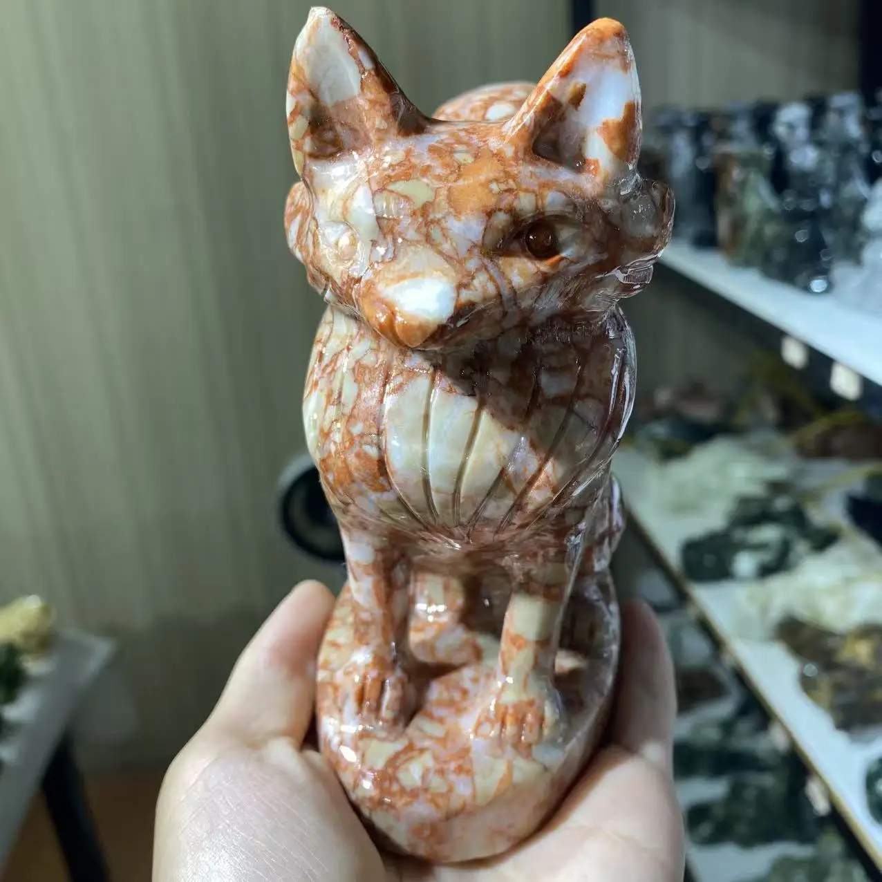 Natural network stone crystal carved fox, enhancing vitality, for home decoration, purifying meditation, divination, as a gift