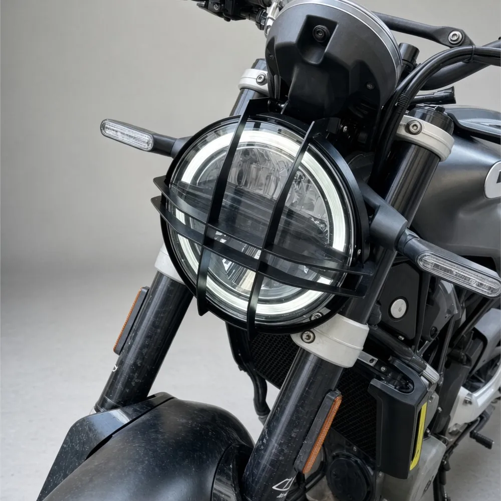 For HUSQVARNA SVARTPILEN 401/250 2017-2018-2019-2020-2021-2022-2023 Headlight Grille Guard Cover Head Light Lamp Protector