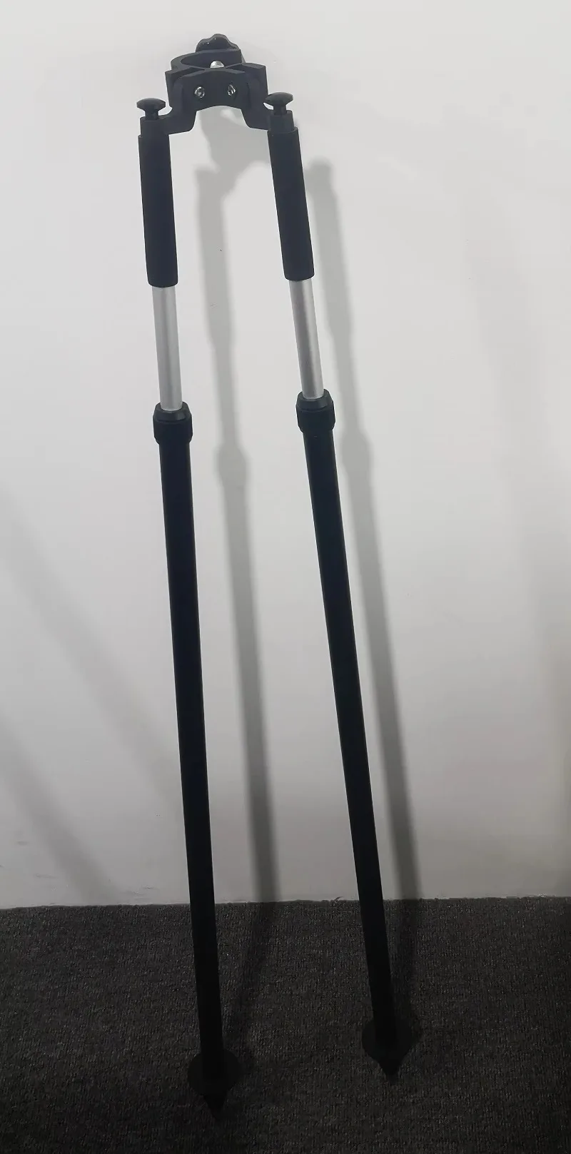 

Thumb Release Carobon Fiber Bipod for Prism GPS Pole Total Station Surveying Instrument Accessories