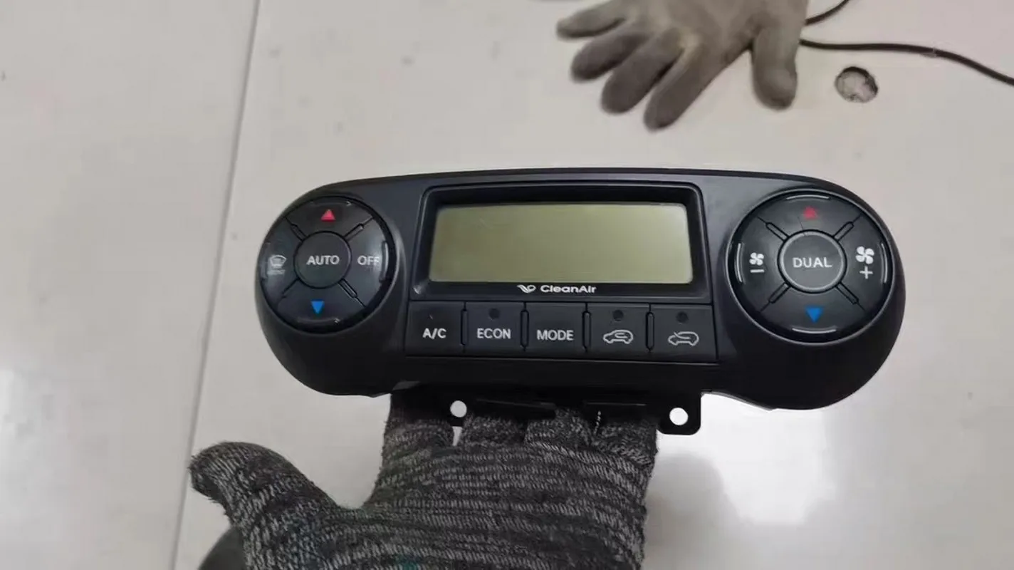 Original Used Second Hand Car AC Heater Climate Control for IX35 Automatic Constant Temperature Air Conditioning Control Switch