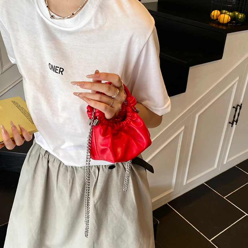 Borsa quadrata piccola portatile in stile coreano da donna Catene moda estiva Borsa a tracolla con rossetto Pochette da festa in morbida pelle