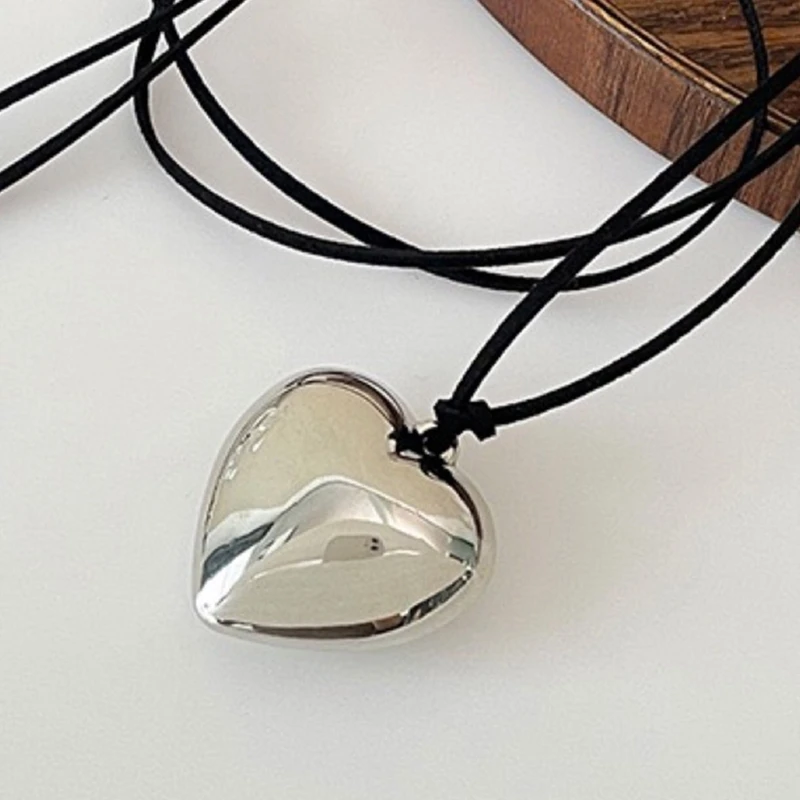 European and American Novel Simple Love Pendant All-match Clavicle Chain Adjustable Black Rope Cold Wind Necklace A0KD