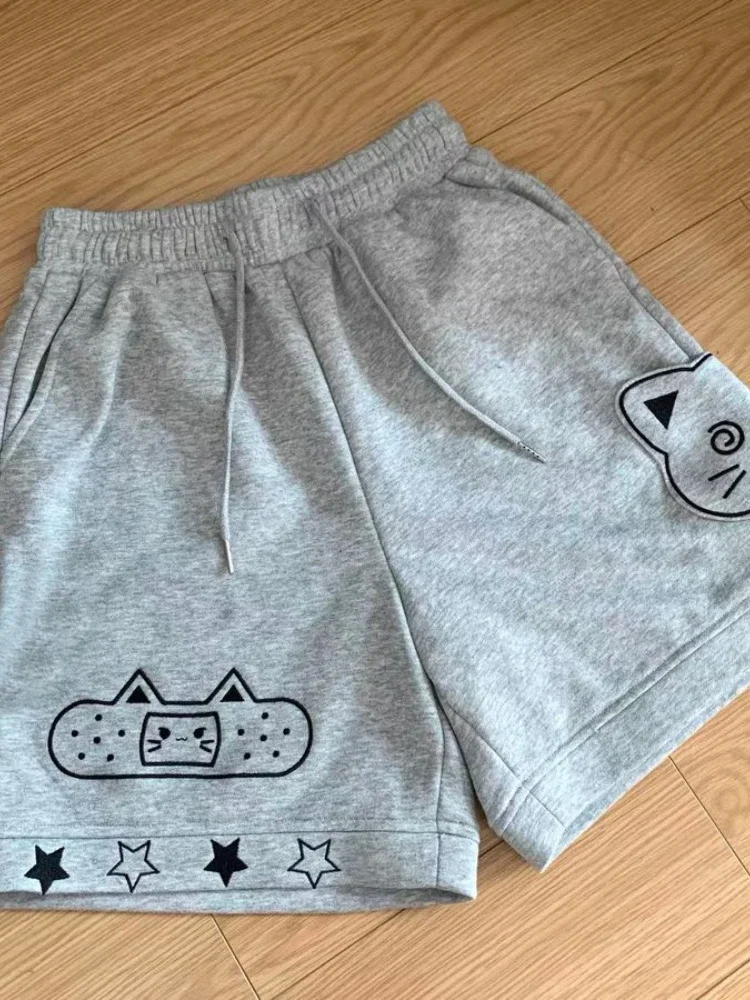 HOUZHOU Pantaloncini da donna Kawaii in stile giapponese Pantaloni corti con ricamo gatto anime carino Pantaloncini a gamba larga per ragazza dolce e morbido Preppy Casual