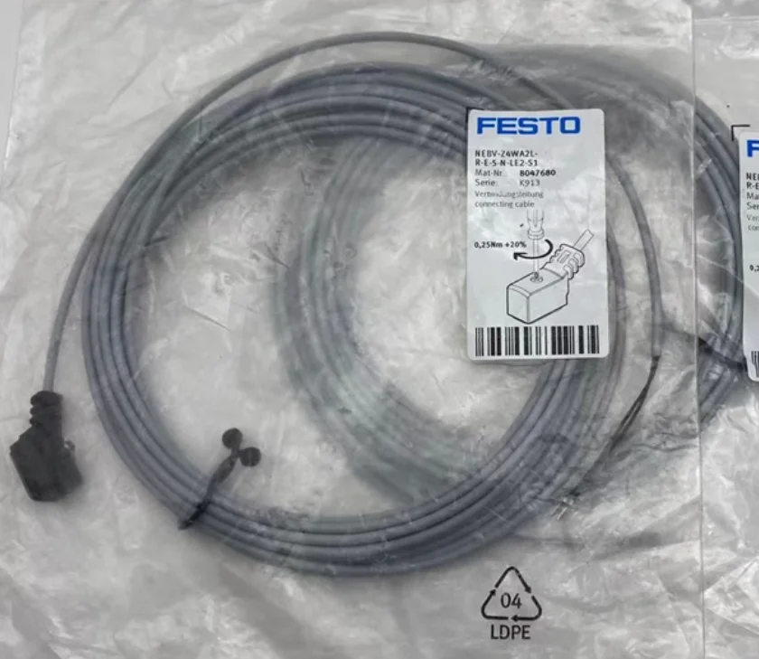 

New original FESTO cable 8047679-NEBV-Z4WA2L-R-E-2.5-N-LE2-S1 8047680-NEBV-Z4WA2L-R-E-5-N-LE2-S1