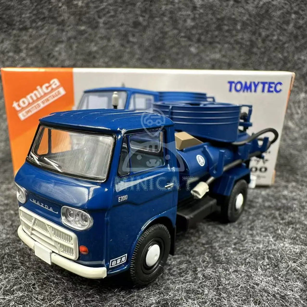 2411 TOMYTEC 1/64 TLV LV-N211a Mazda E2000 всасывающий автомобиль из синего сплава, модель тележки, коллекция украшений