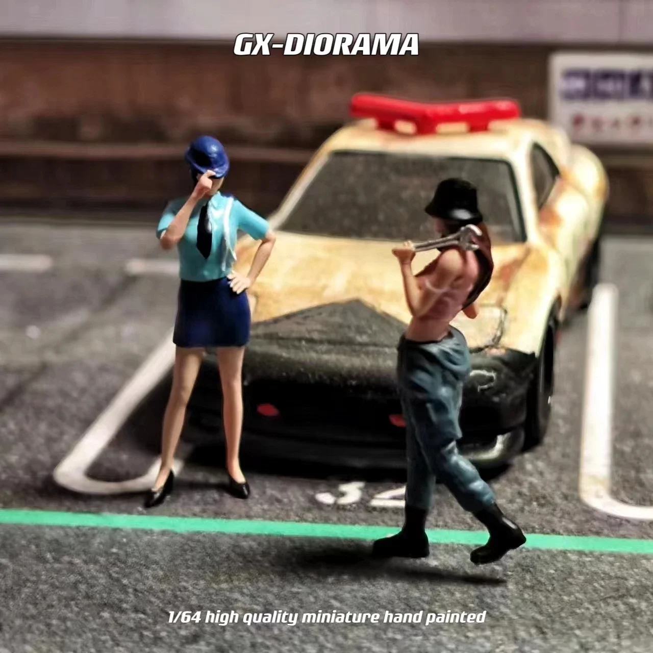 GX-DIORAMA Diorama 1/64 Scale Figurines Model Female Police Officers and Wrench Women Collection Miniature Hand-painted