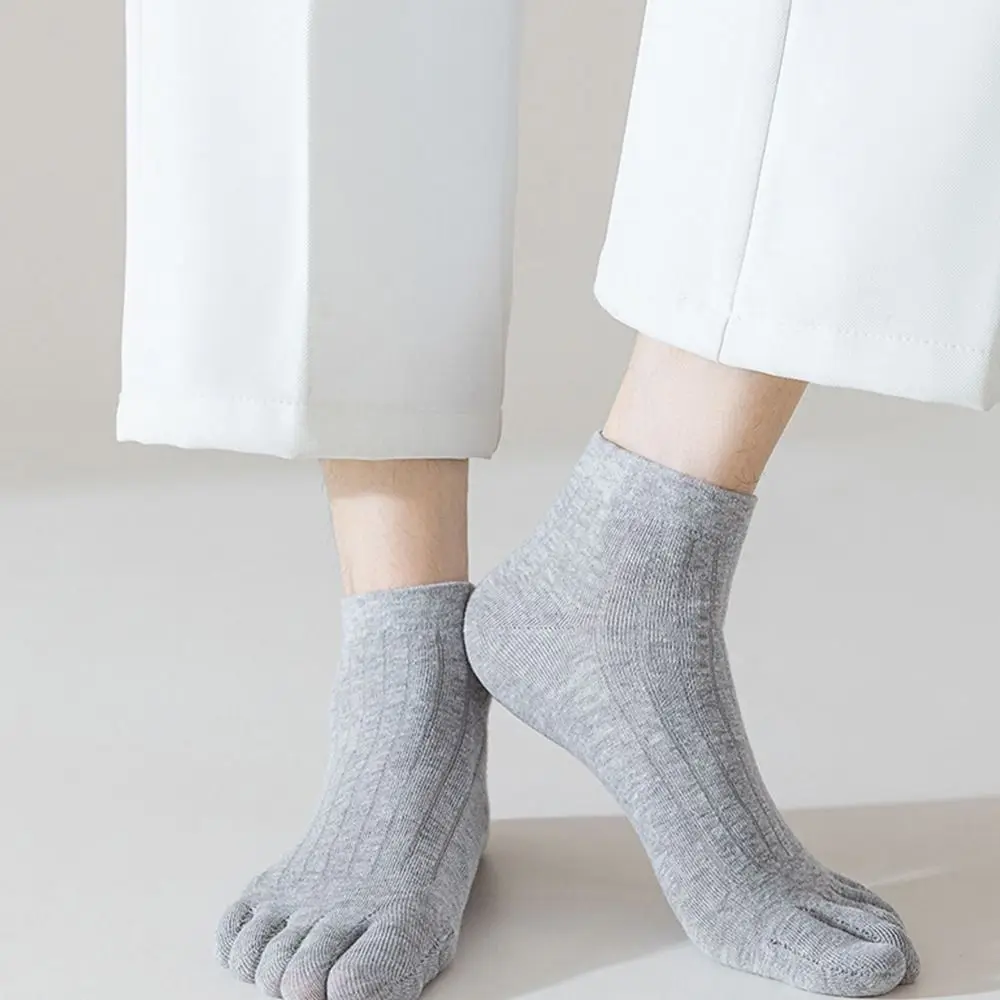 Calzini a cinque dita in cotone traspirante No Show Calzini sportivi da uomo che assorbono il sudore Calzini antiattrito a tubo corto alla caviglia Sport