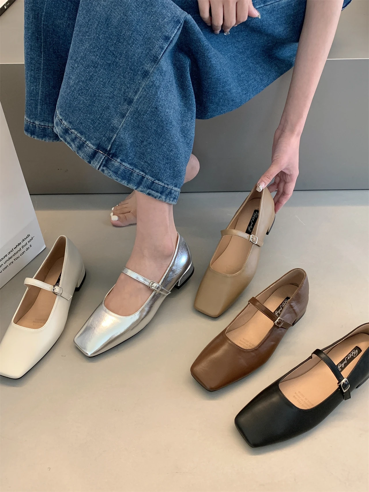Sapatos de mola para mulheres, alça traseira, dedo do pé quadrado, slides rasos, sandálias casuais, deslizamento ao ar livre em sapatos simples