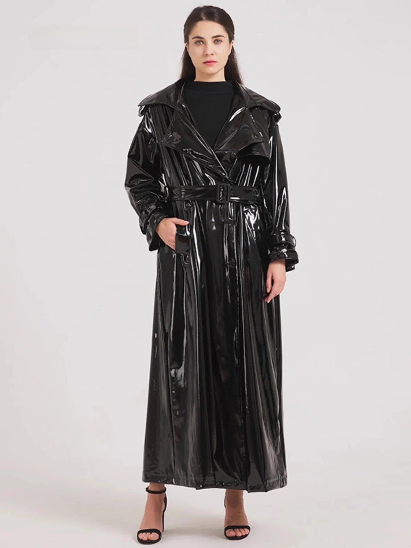 Giacca Lunga in Pelle da Donna Nerazzurri, Super Morbida con Superficie Liscia, Lunghezza Elevata per Donne Alte, Capospalla Elegante e Confortevole