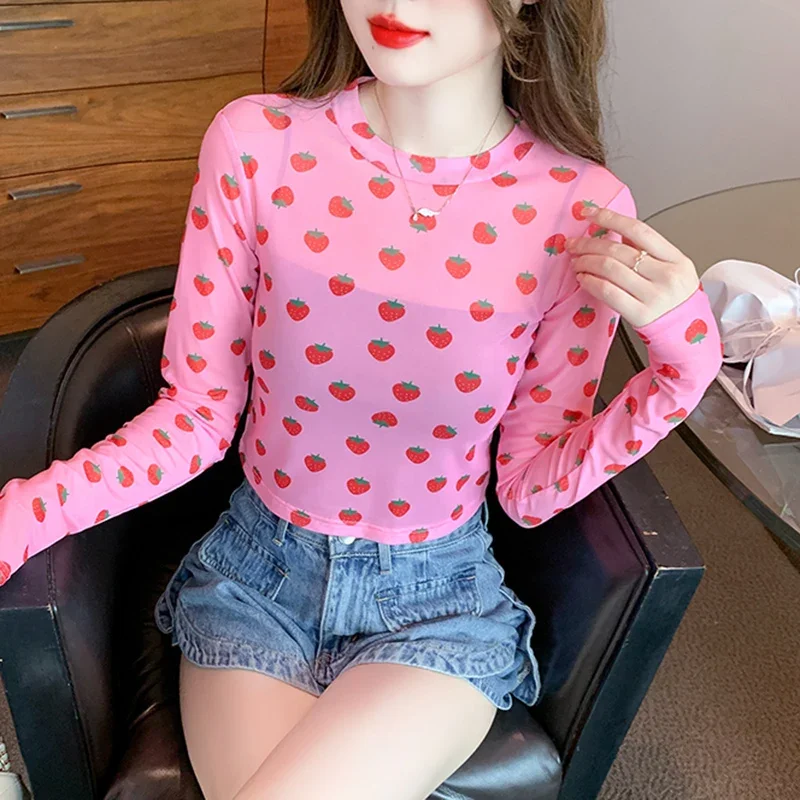 Camisetas de malla transparentes con estampado de fresa para niñas, camiseta rosa transparente de manga larga con cuello redondo, Tops cortos para mujer