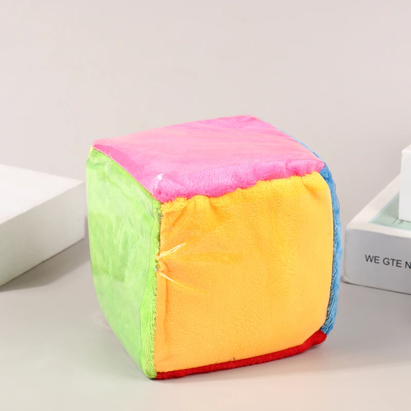 Cube carré en peluche à six faces, carte insérable, film plastique, dés éponge, aides à l'éveil des enfants, instituts soulignés, fuchsia