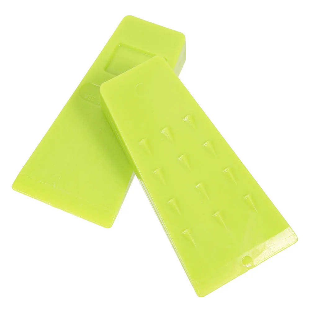 

2Pcs Durable Plastic Tree Felling Wedges Portable Lumbering Tool Woodcutting Chocks for Easy Direction Control