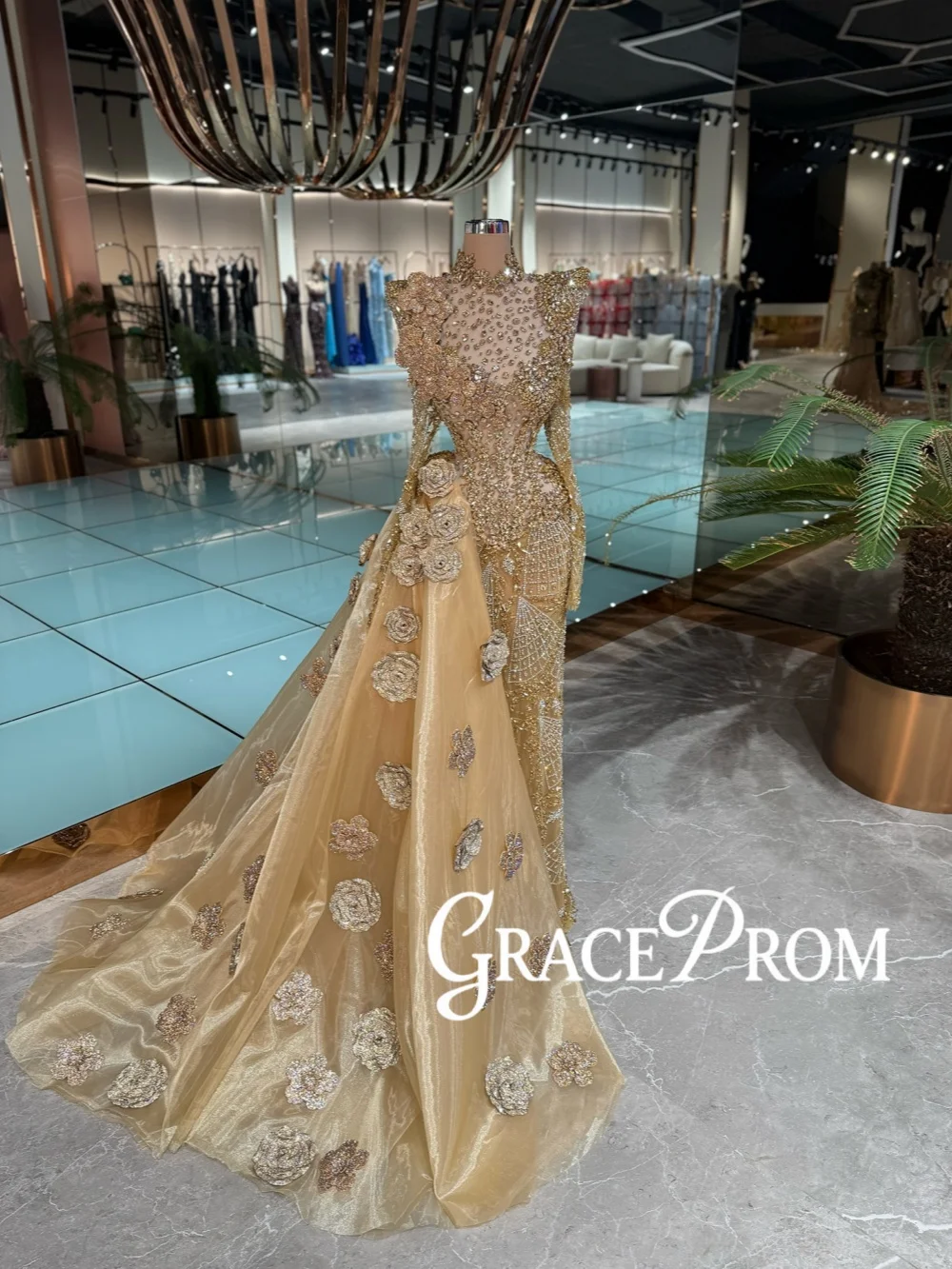 

Golden Crystal Long Sleeve Evening Dress With Train Handmade 3D Floral Luxury Wedding Party Gown Customized New Red Carpet Gowns