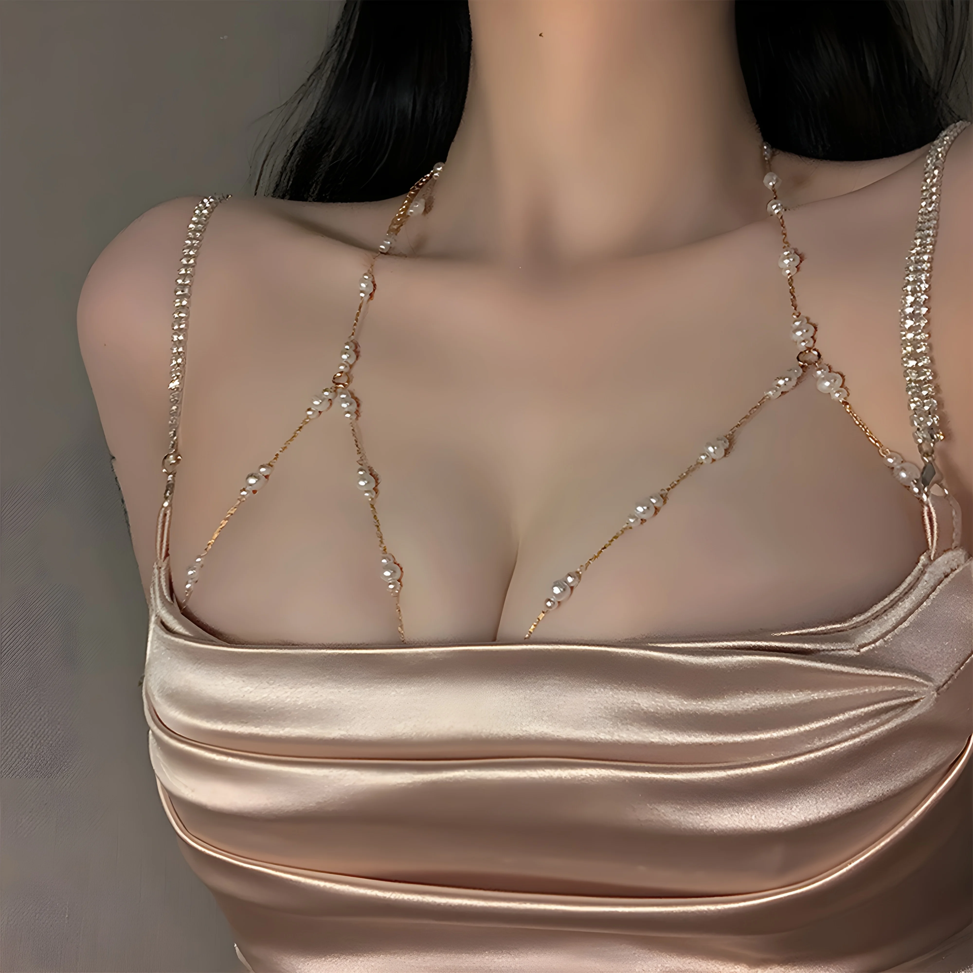 

Elegant Women's Body Chain - Shoulder and Chest Jewelry Accessory for Parties, Nightclubs, and Special Occasions