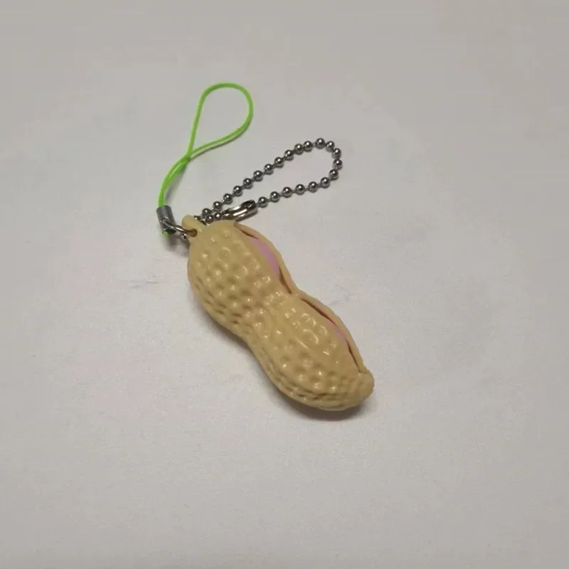 Hot Selling New Edamame Pea Key Chain To Relieve Stress and Relieve Boredom Versatile Temperament Stress Reliever Toys Surprise