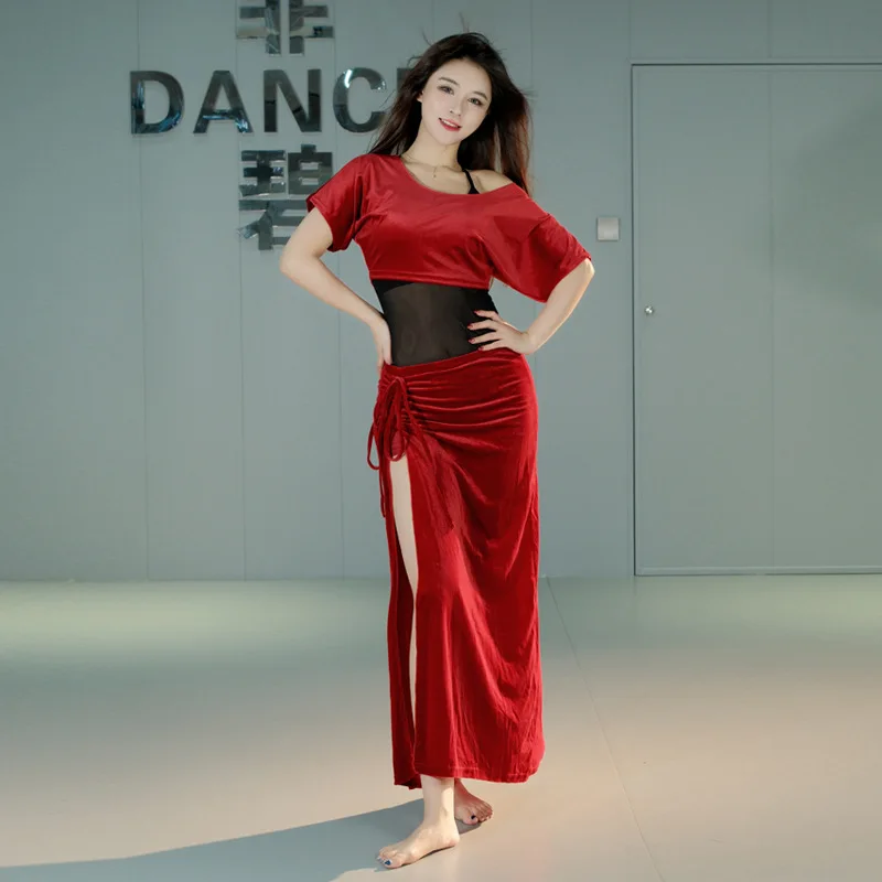Traje de danza del vientre de terciopelo dorado personalizado, vestido de práctica, vestido de equipo de actuación de danza oriental, conjunto de falda dividida