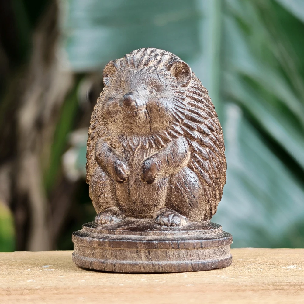 Hand-Carved Wooden Hedgehog Figurine Ornament, Simple Style, Ethnic Style, Suitable for Desktop Decorations, Christmas Decorations, Home Decor, Fireplace, Bedroom, Office, New Year Gifts, Study Room