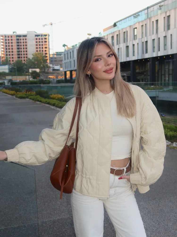 

Elegant White Patchwork Padded Jackets Women Chic Hidden Buttons Full Sleeve Warm Overcoats 2025 Fashion Winter Street Outerwear