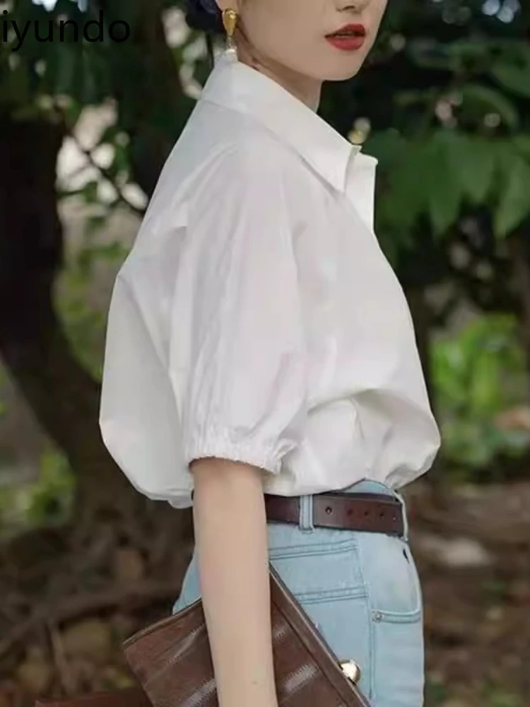 Witte damesblouse met korte mouwen 2025, zomer, nieuwe ontwerper, Franse stijl, vintage Hong Kong Vibe, elegante en trendy top