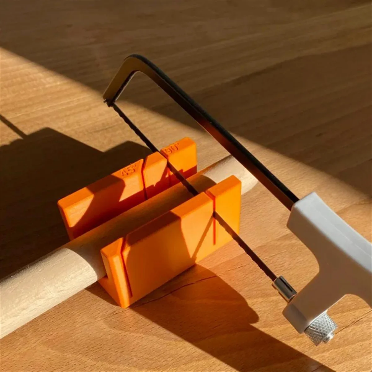 

A002 Портативный 90 ° / 45 ° Угловая коробка торцовочной пилы Направляющая торцовочной пилы Столярный столярный торцовочный ящик с 3D-печатью Инструменты