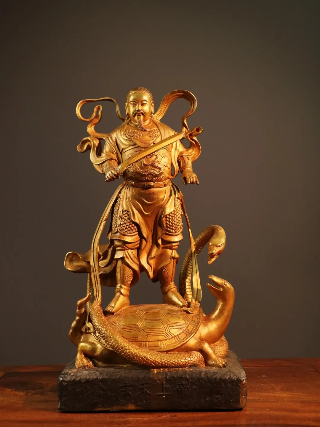 Brass gold-plated dragon turtle snake true Xuanwu Great Emperor statue, ancestor standing statue, decoration, home and office su