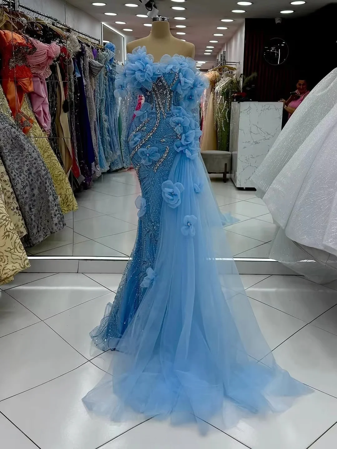 Sky Blue Long Sleeves Middle Eastern Evening Dresses Luxury Beaded Saudi Arabia Dubai Robe De Soiree Prom Dress Gown Customized