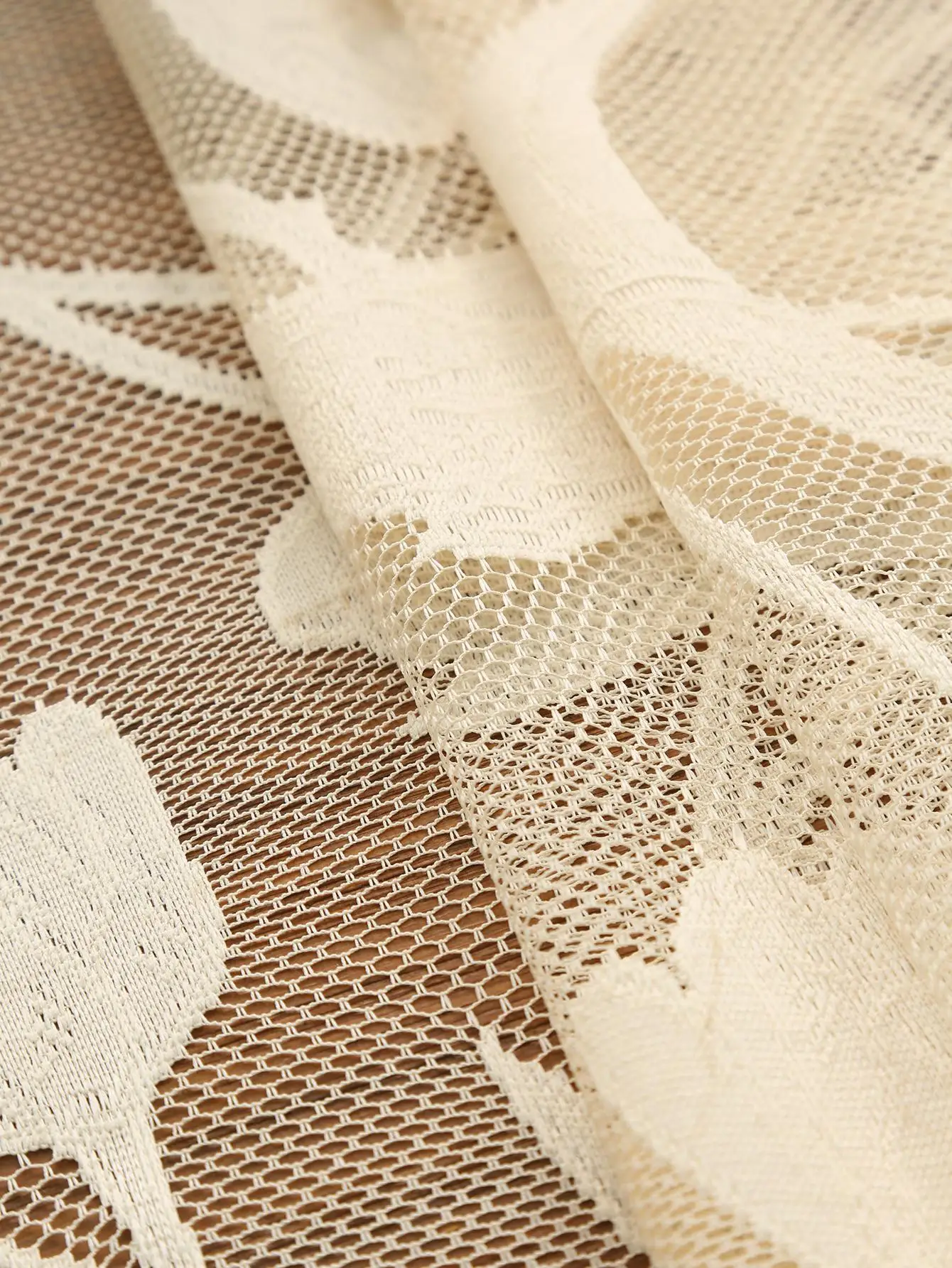 Beige Lace Table Runner with Tassel Wedding Decor Hollow Tablecloth Nordic Romance Table Cover Coffee Bed Runners
