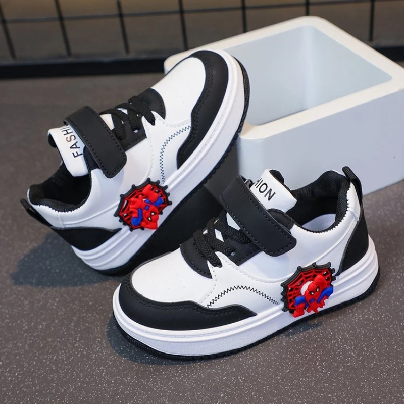 

Детские кроссовки с изображением Человека-паука Диснея, повседневная обувь для мальчиков, дышащая кожаная обувь на плоской подошве, нескользящая легкая спортивная обувь для девочек