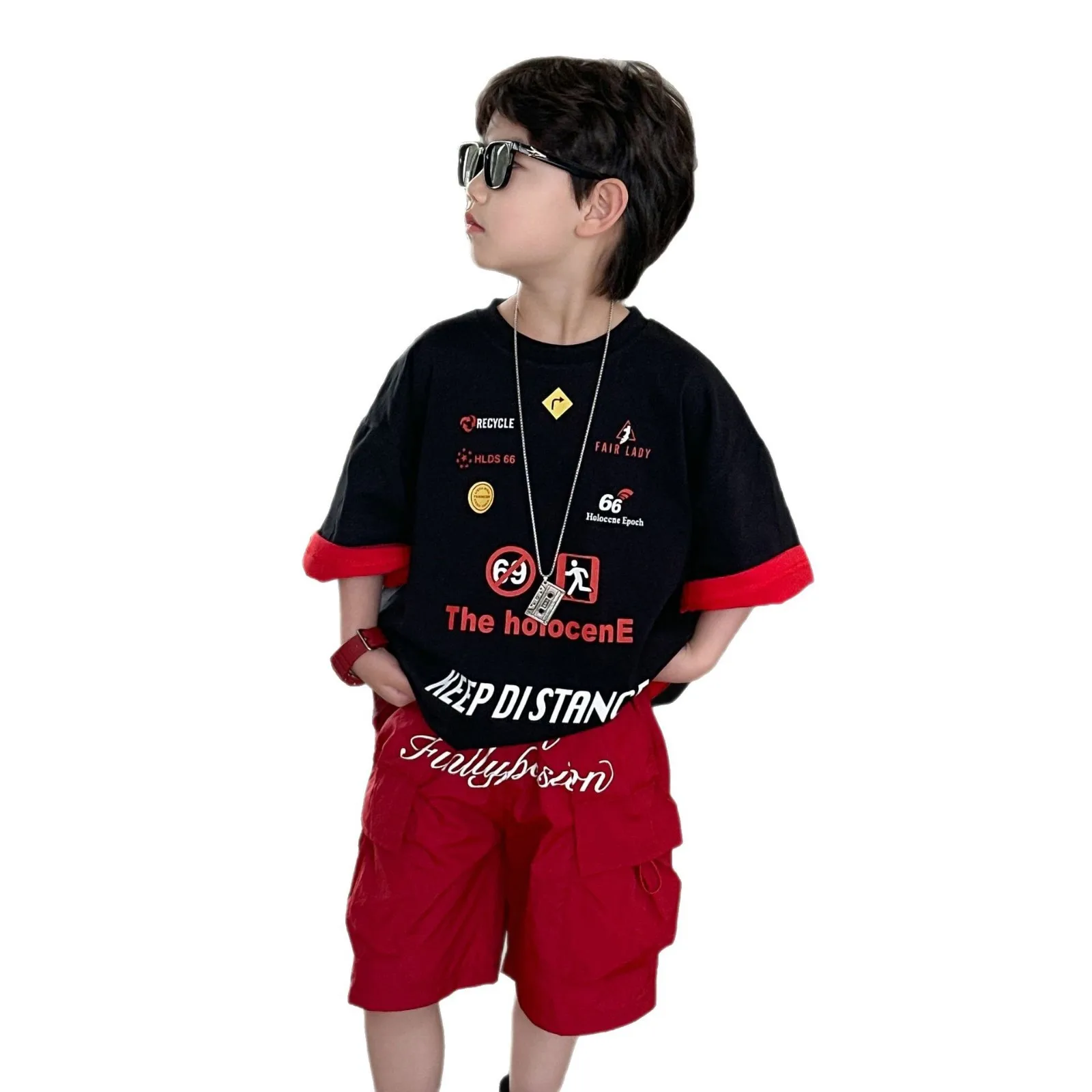 

Новая летняя футболка для мальчиков 2026 года: модная, свободная, с коротким рукавом, в стиле пэчворк, повседневная детская одежда