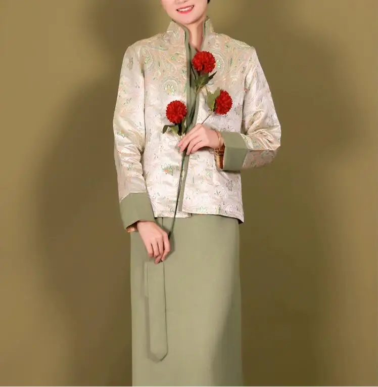 Neue tibetische ethnische Damenbekleidung Xizang-Kleidung inklusive Mantelkleid