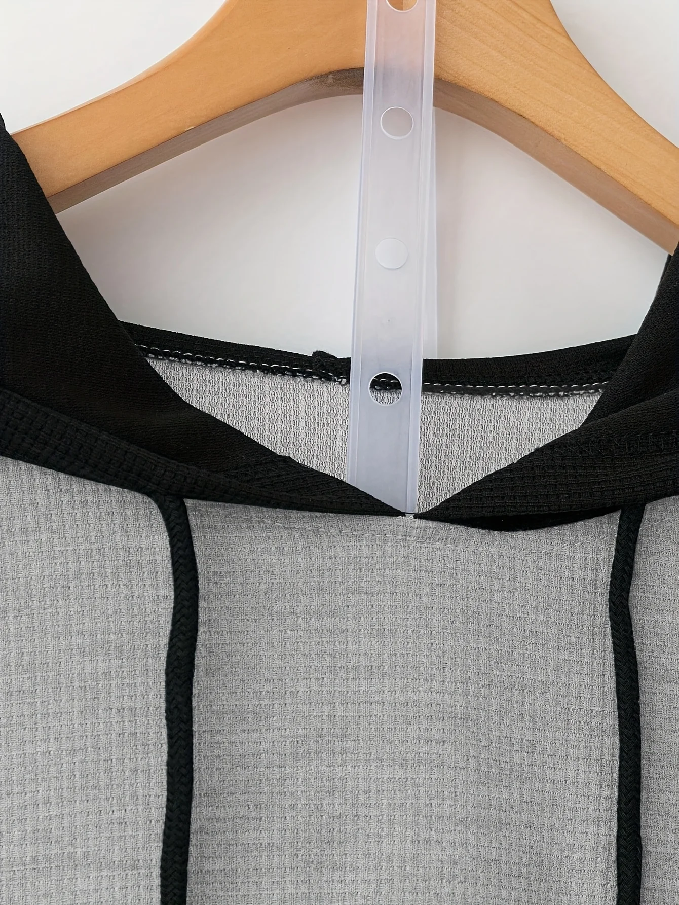 Trendiger Plus-Size Damen-Hoodie mit Farbblockmuster und Waffelstruktur für gemütlichen Freizeitstil – Detail 6