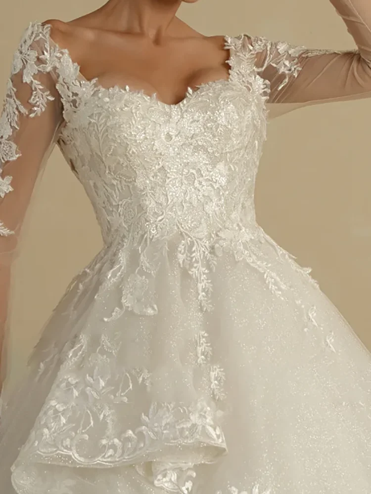 Elegant  Gorgeous  O-Neck White Lace Decal A -line Appliques Brush Trailing Bride Wedding Dresses Customized