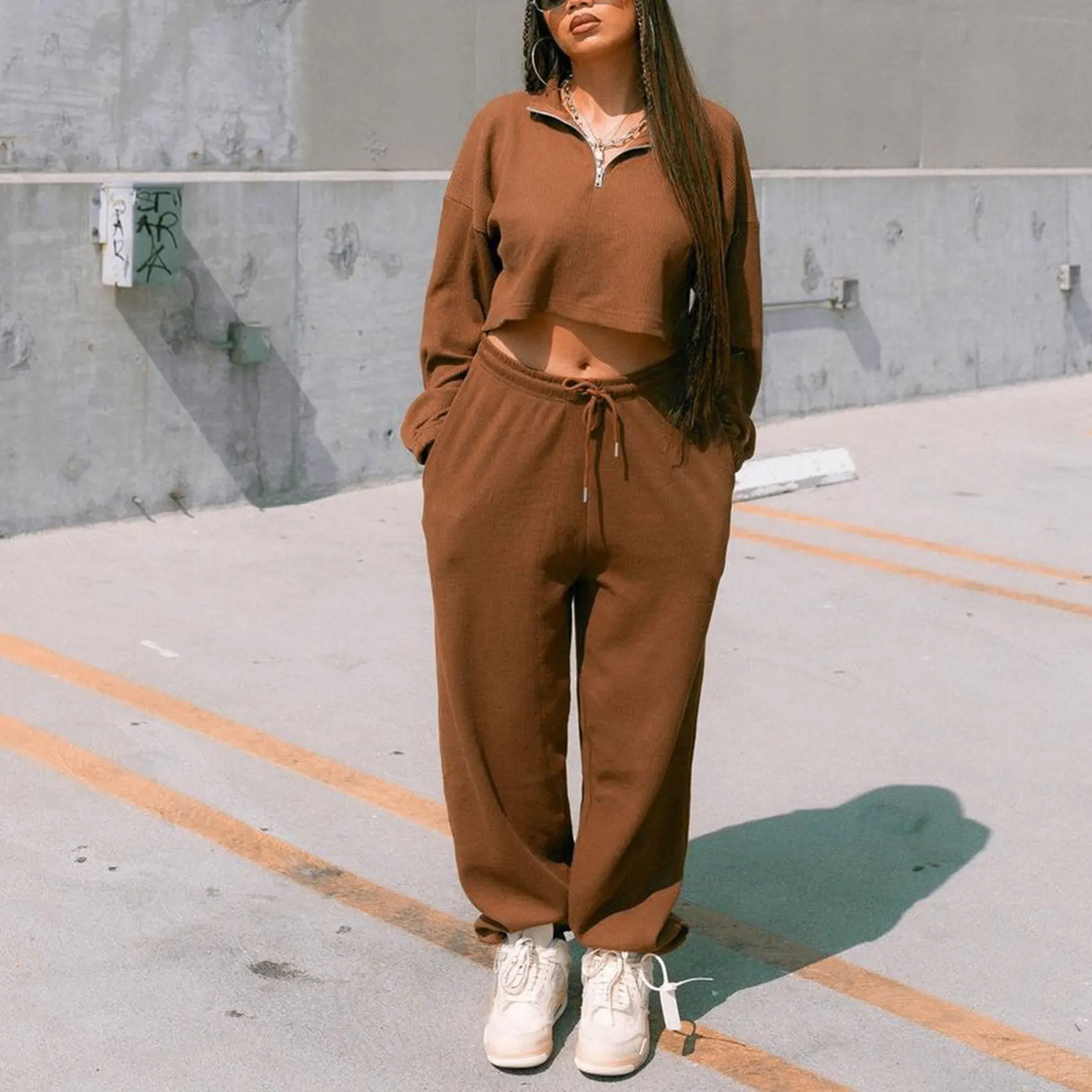 

Fashionable Casual Brown Zipper Hoodie and Pants Set - Comfortable Sportswear